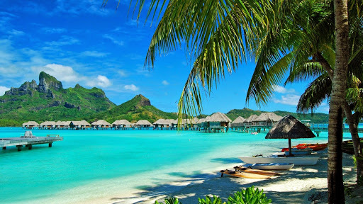 Đảo Phú Quốc  Đảo Phú Quốc ( còn được gọi tên Đảo Ngọc) là hòn đảo lớn nhất và xinh đẹp nhất của Việt Nam