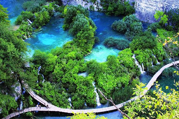 Thăm chốn bồng lai của 7 hồ nước tuyệt đẹp nhất thế giới