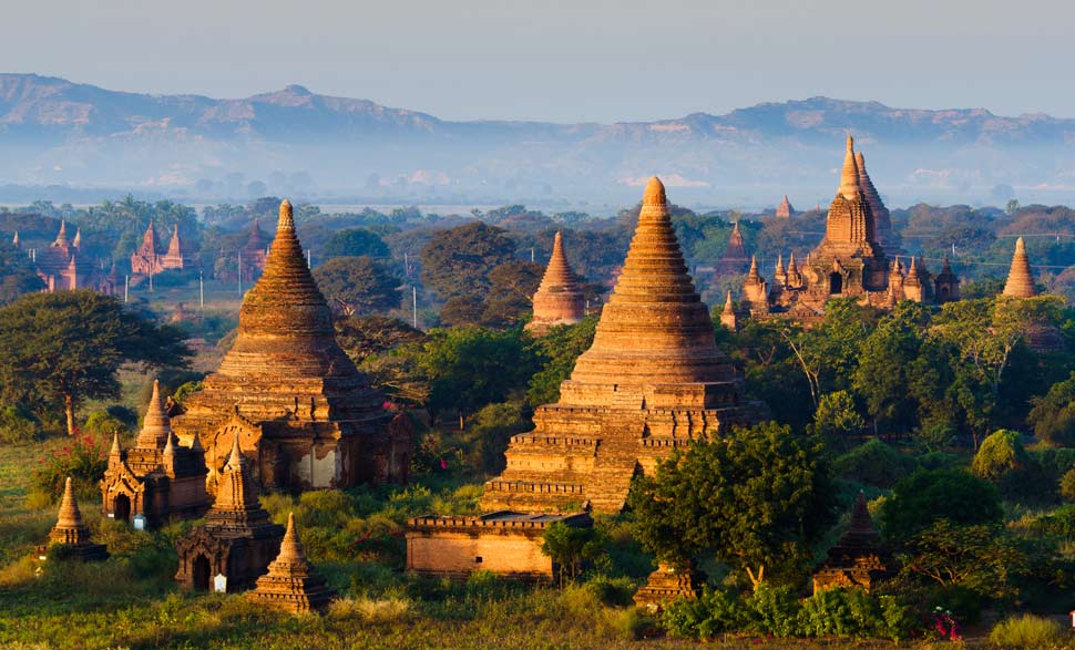 Bagan là một thành phố Phật giáo cổ xưa ở Myanmar bên bờ sông Ayeyarwady