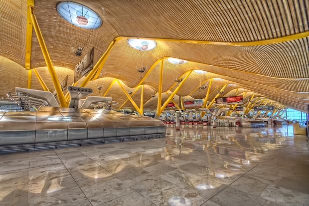 sân bay Adolfo Suárez Madrid - Barajas